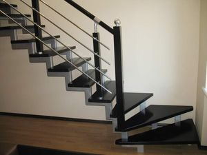 Ограждения для лестниц на металлическом косоуре
